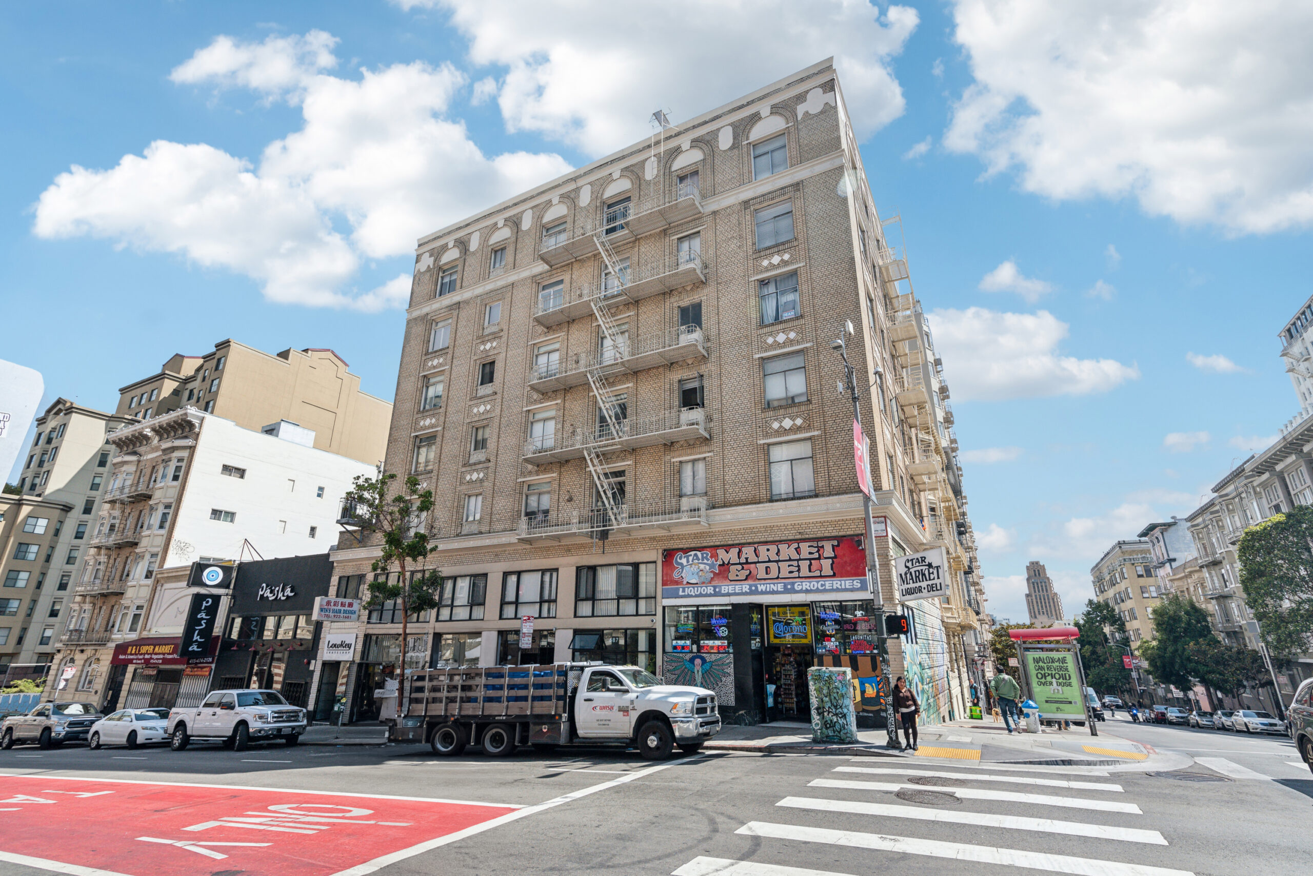 Exterior of 685 Geary St